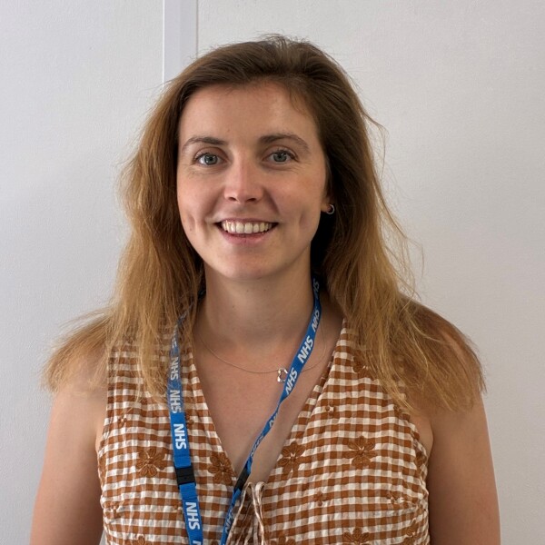 Dr Lizzie Tighe